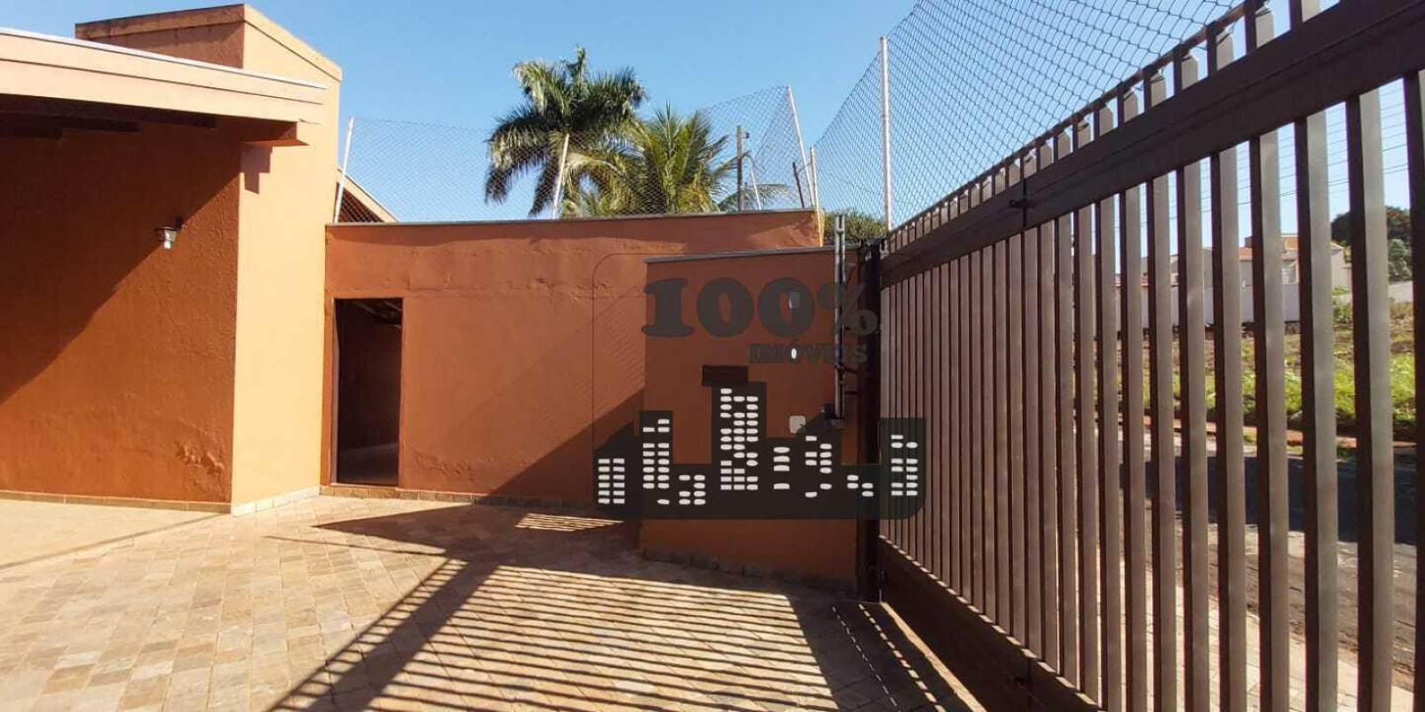 CASA A VENDA -  RIBEIRANIA 