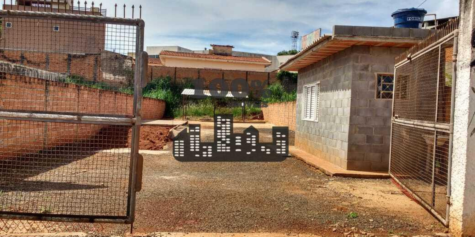 TERRENO COMERCIAL COM ESCRITORIO - ALUGANDO JD PALMA TRAVASSOS